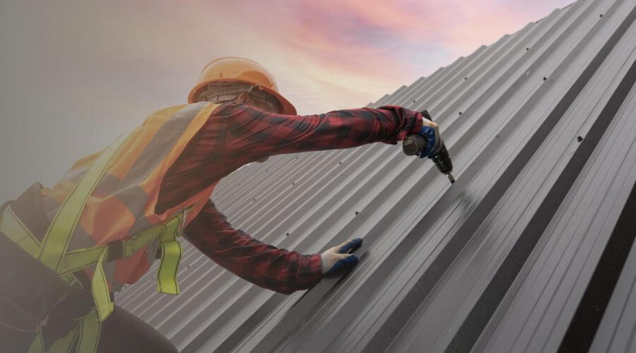 Professional residential roofers in Nadeau, MI